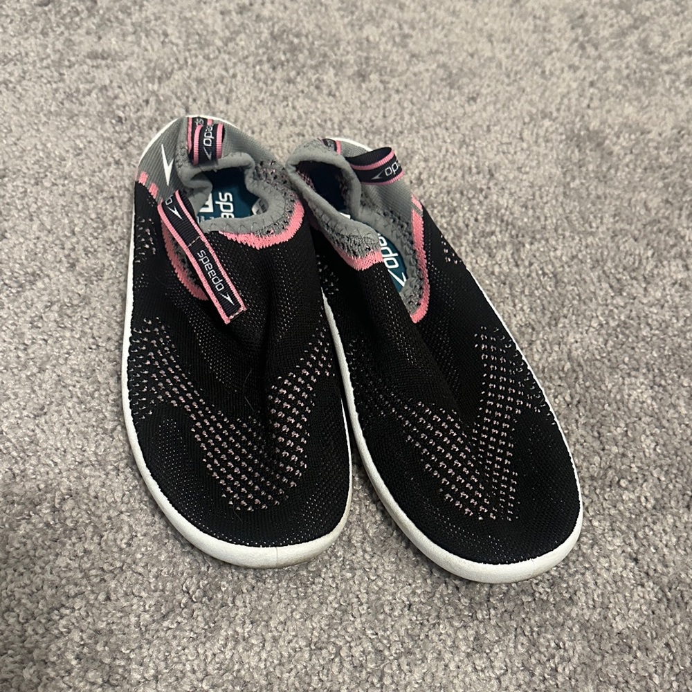 Speedo Black and Pink Athletic Water Shoes